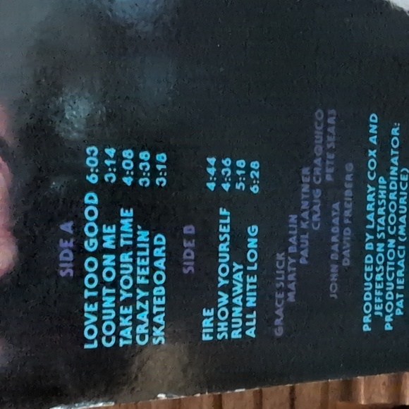 Vintage Jefferson Starship Earth Vinyl - Picture 4 of 11